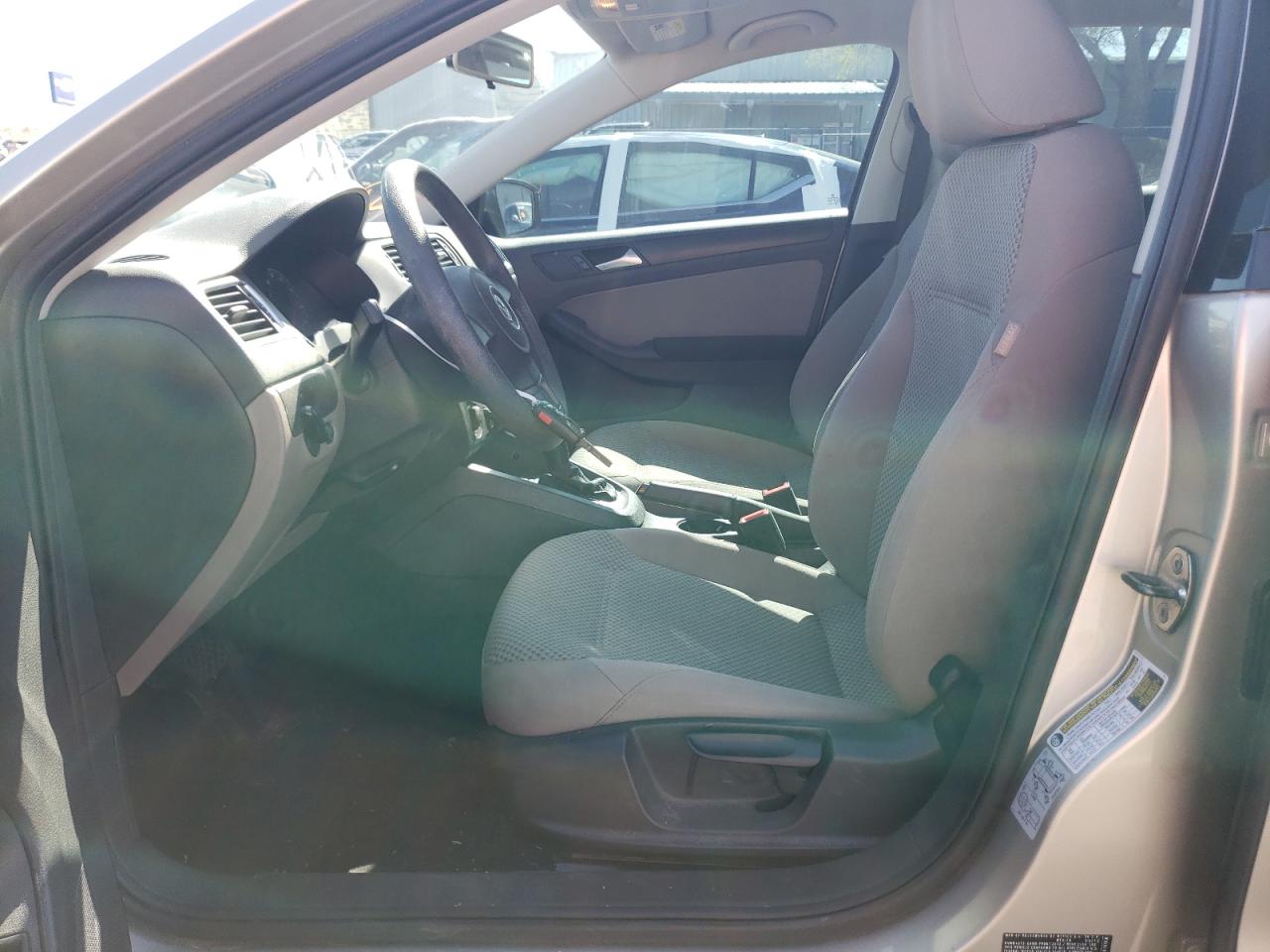 3VW2K7AJ3CM465969 2012 Volkswagen Jetta Base