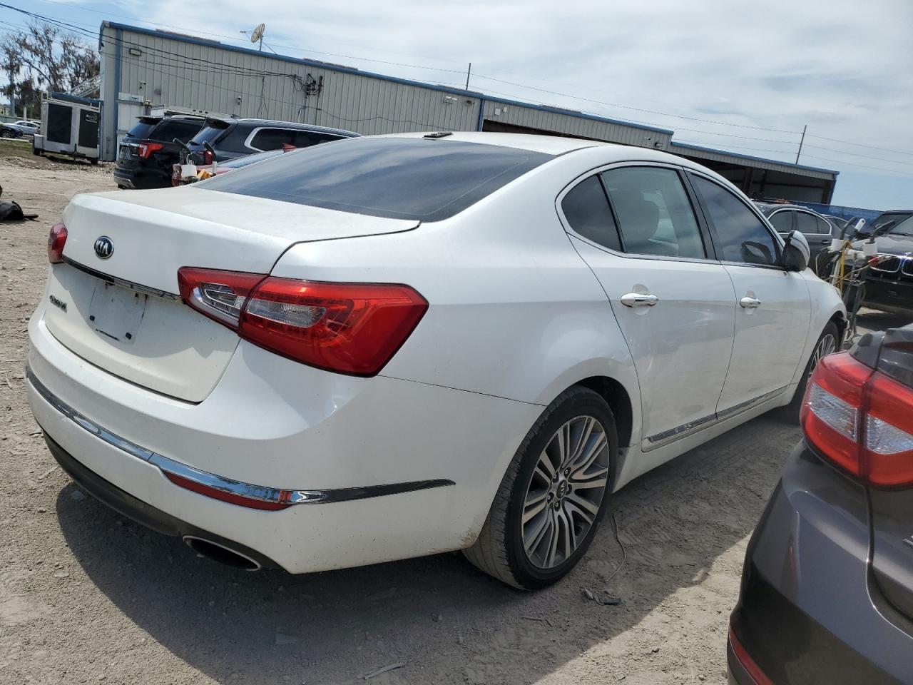 2016 Kia Cadenza Luxury vin: KNALN4D74G5221463