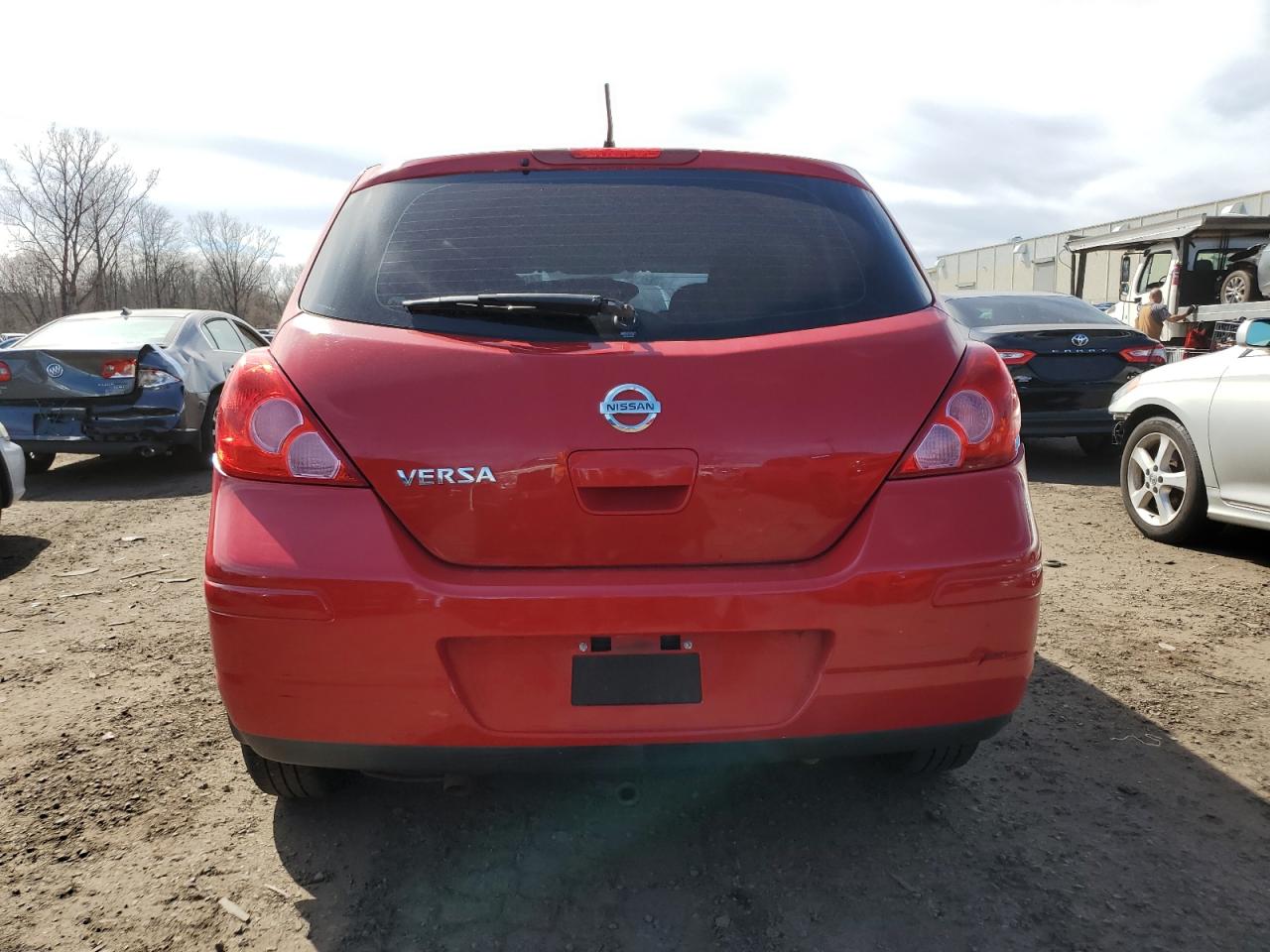 3N1BC1CP8BL385752 2011 Nissan Versa S