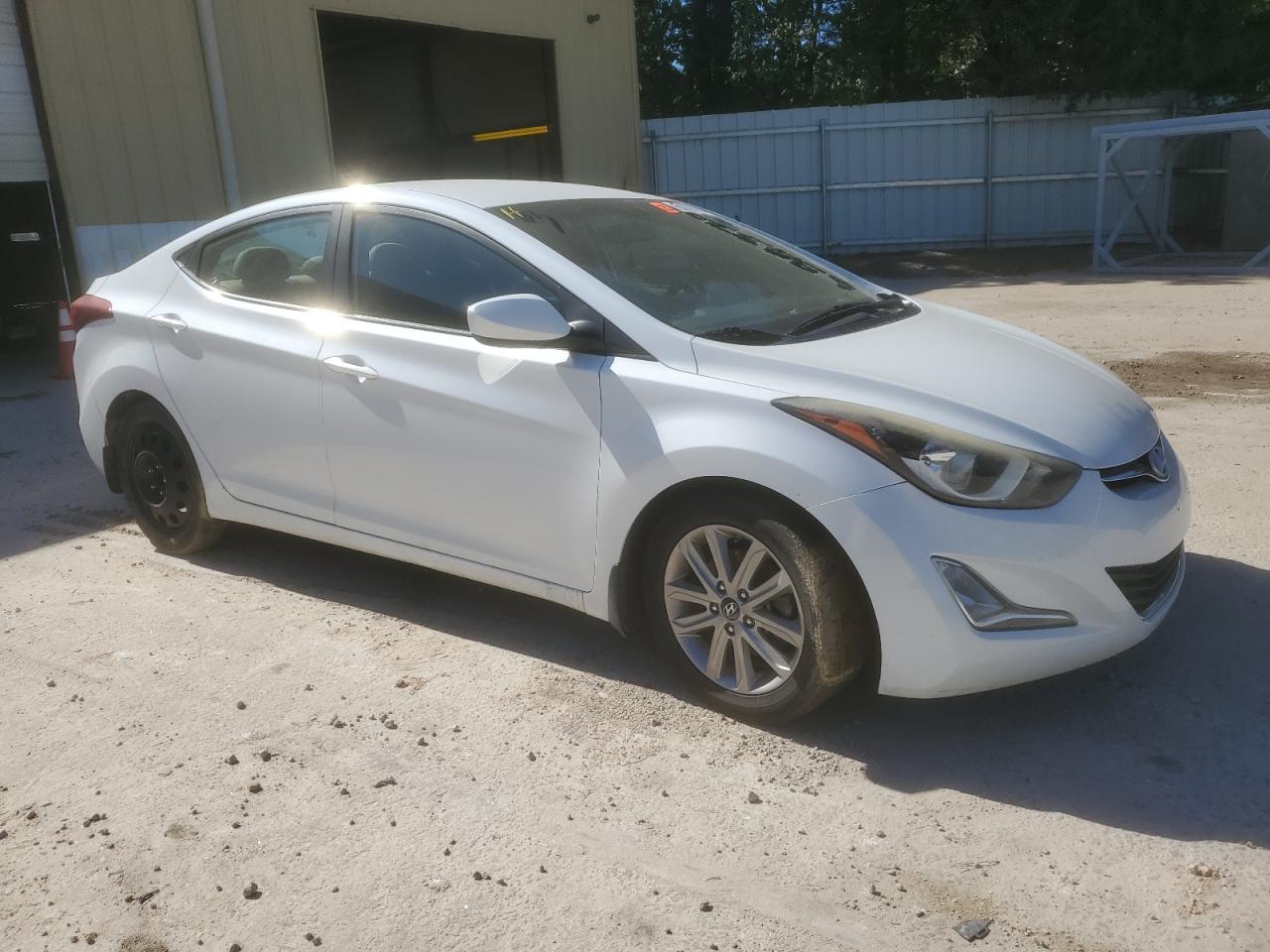 5NPDH4AE9GH655332 2016 Hyundai Elantra Se