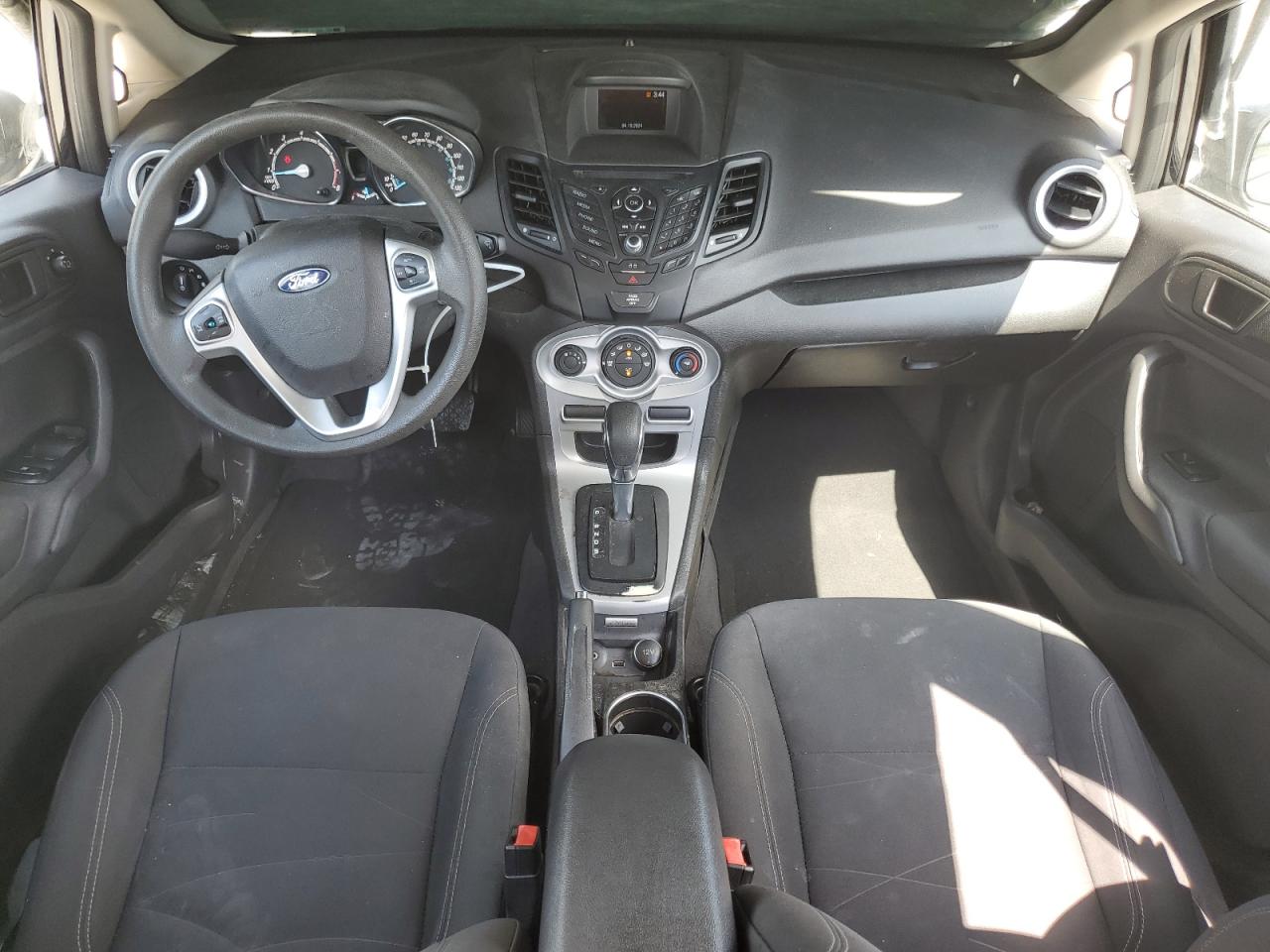 3FADP4EJ4KM155887 2019 Ford Fiesta Se