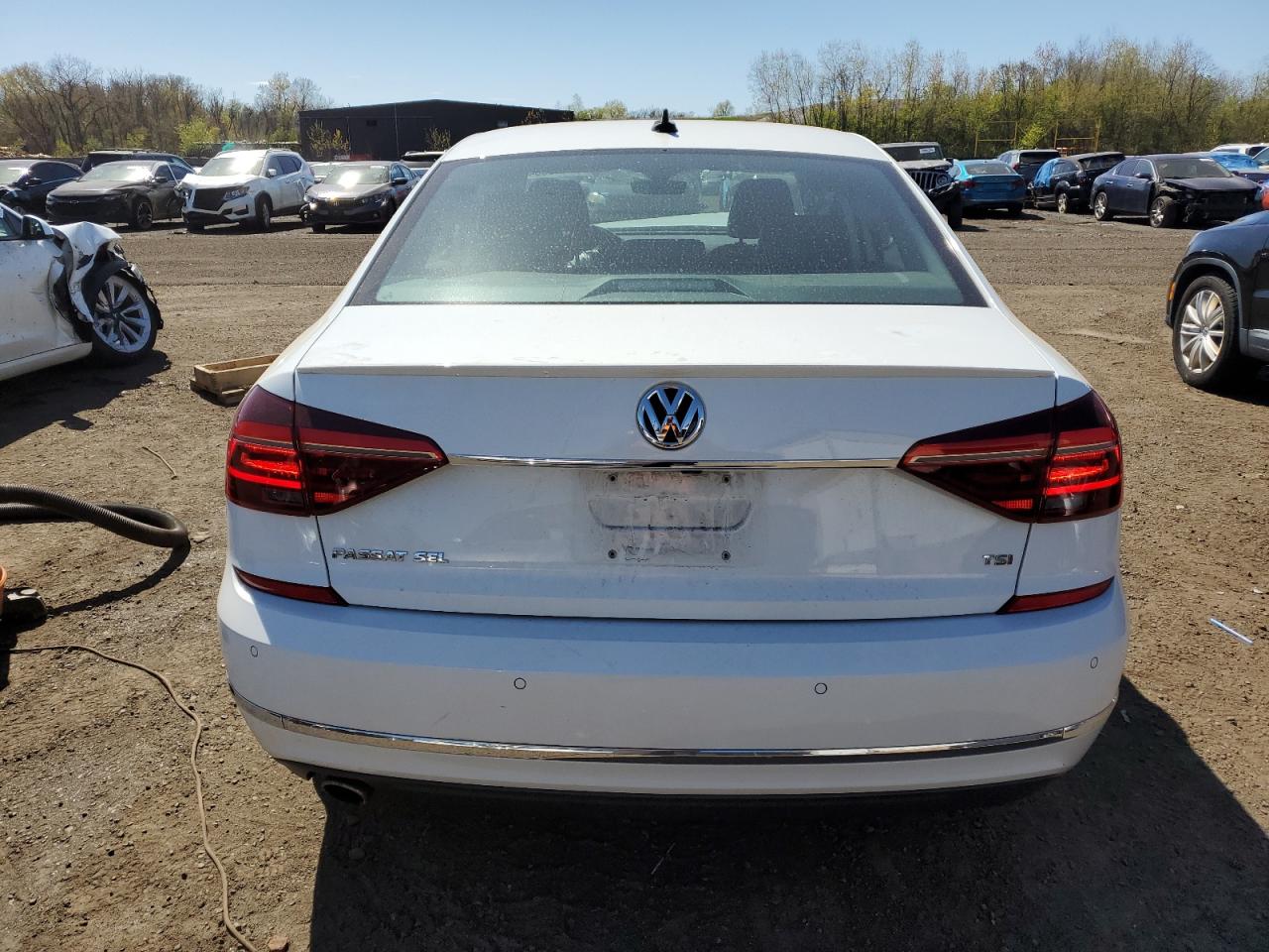 1VWCT7A38HC082282 2017 Volkswagen Passat Sel Premium