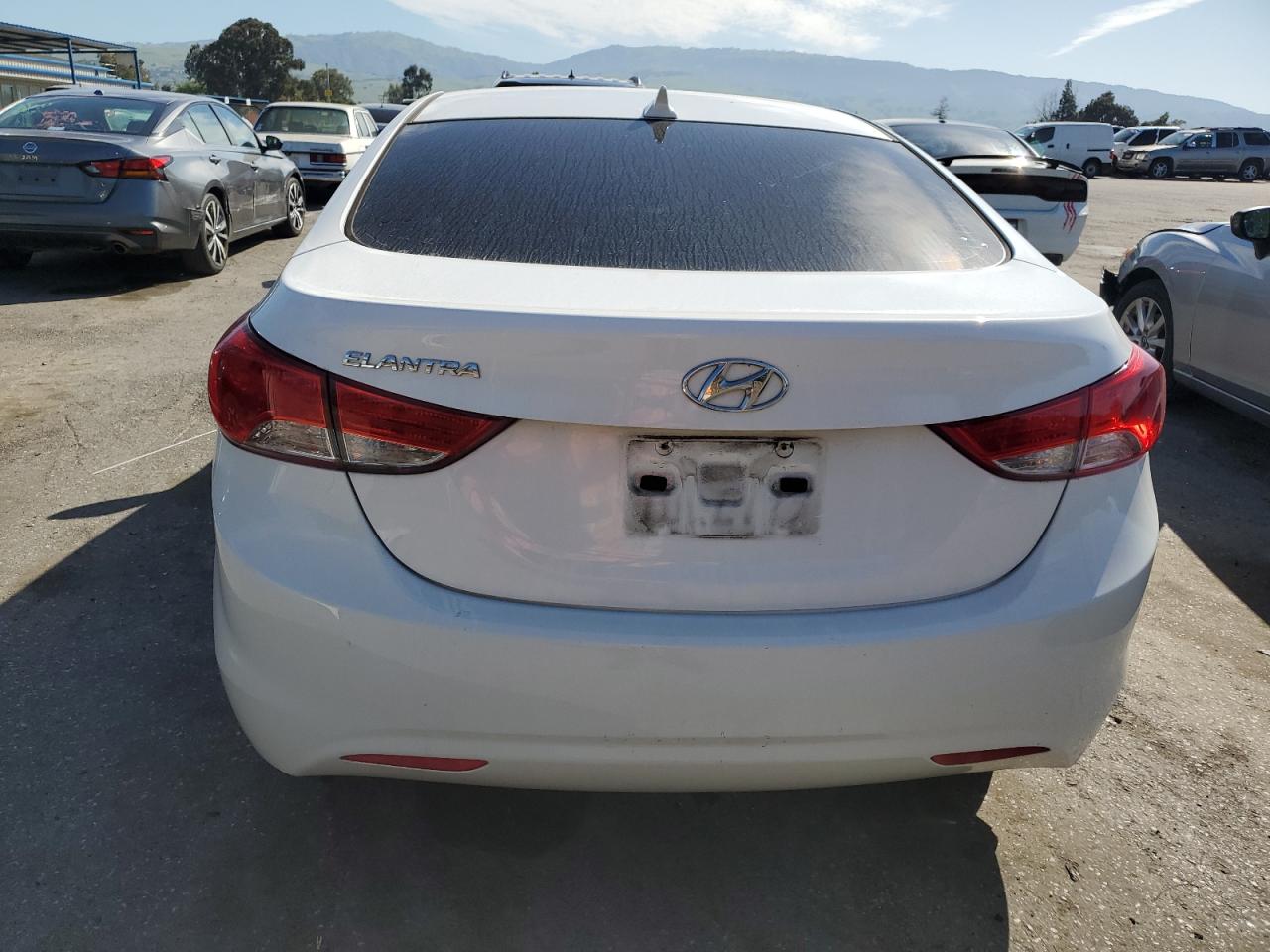 5NPDH4AE3DH428049 2013 Hyundai Elantra Gls