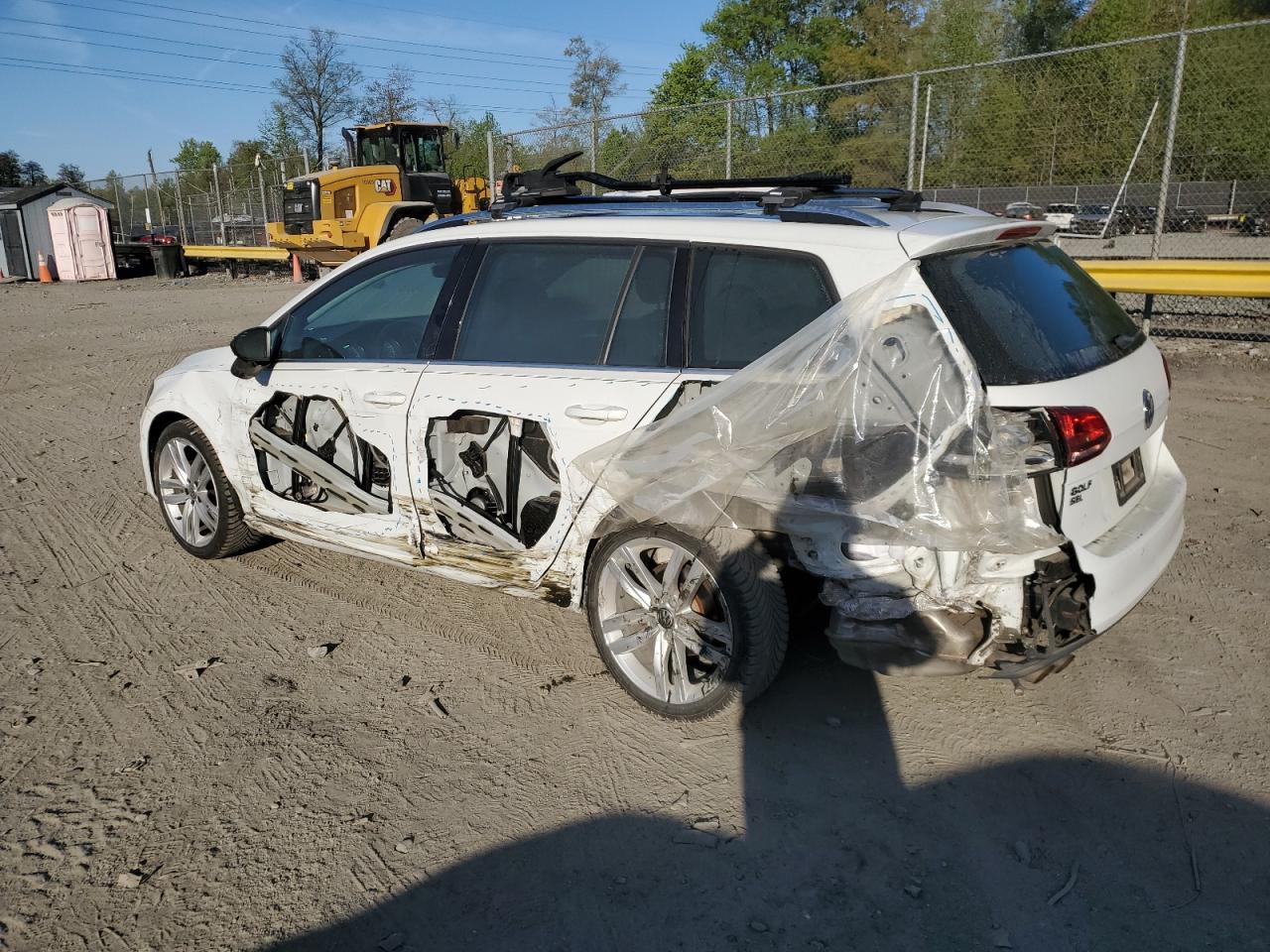 3VWC17AUXHM527067 2017 Volkswagen Golf Sportwagen S