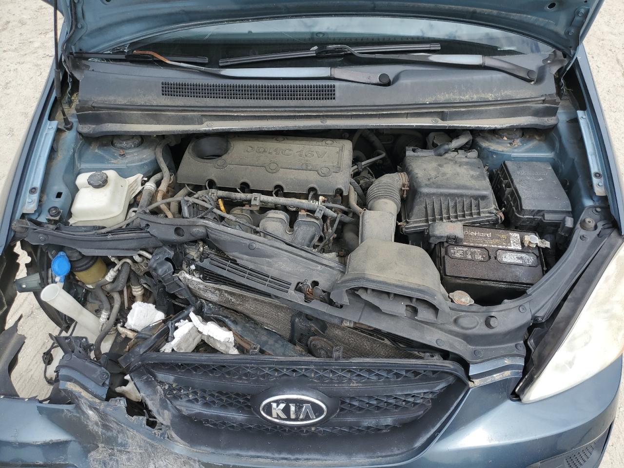 KNAFG528097251558 2009 Kia Rondo Base