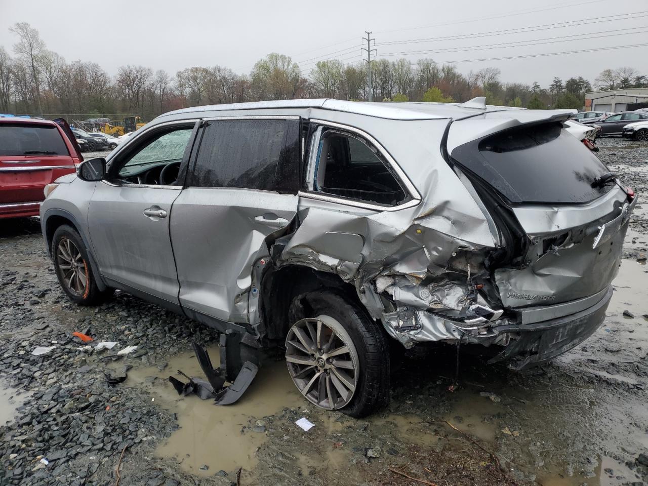 5TDJZRFH3KS589248 2019 Toyota Highlander Se