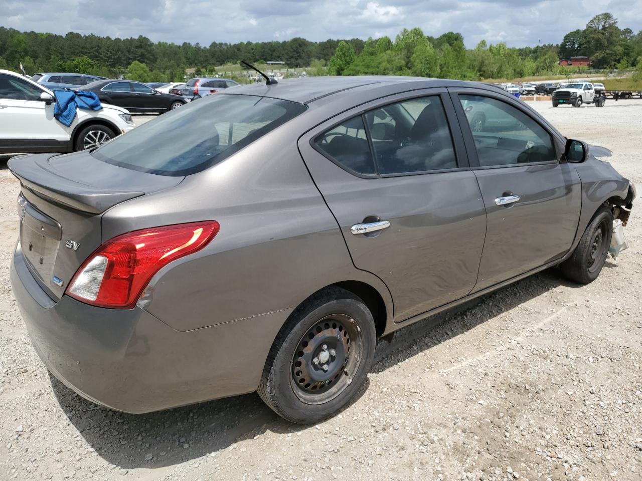 2013 Nissan Versa S vin: 3N1CN7AP8DL828960