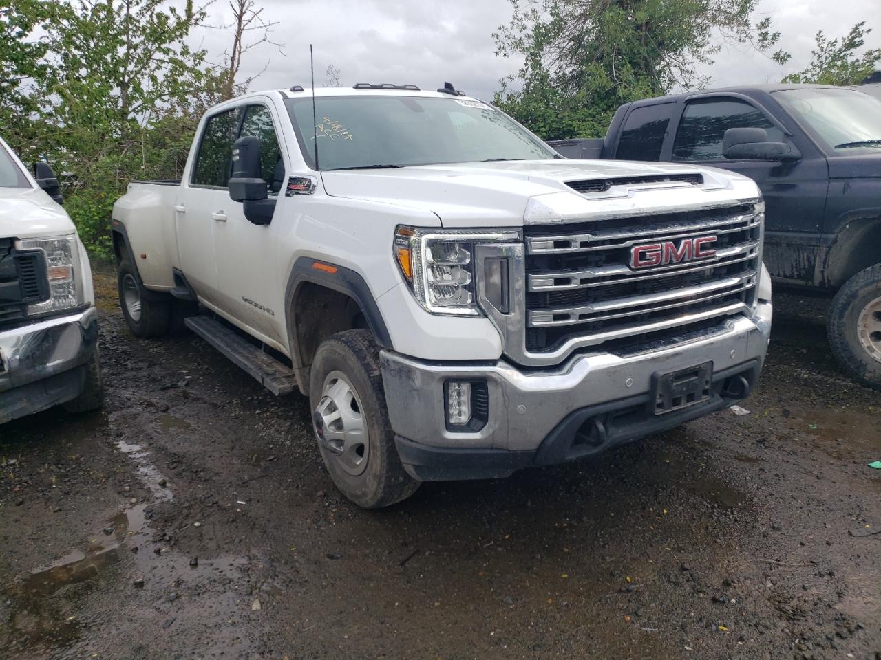 1GT49TEY2PF215877 2023 GMC Sierra K3500 Sle