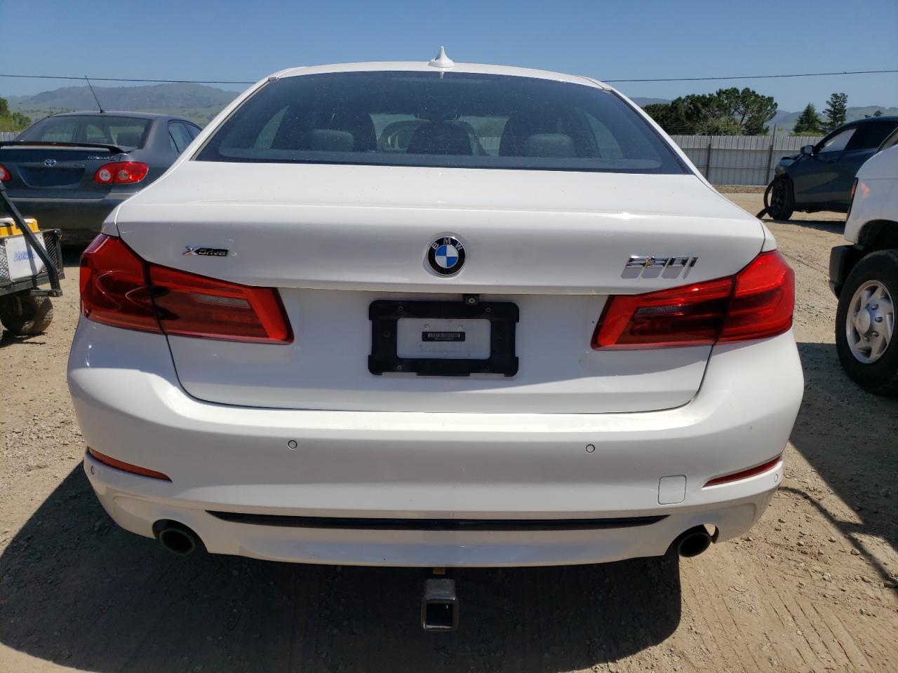 WBAJA7C34HG906555 2017 BMW 530 Xi