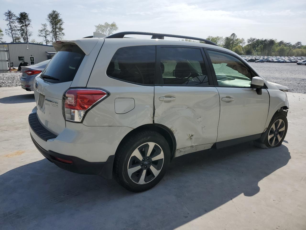 JF2SJAEC4HH417635 2017 Subaru Forester 2.5I Premium