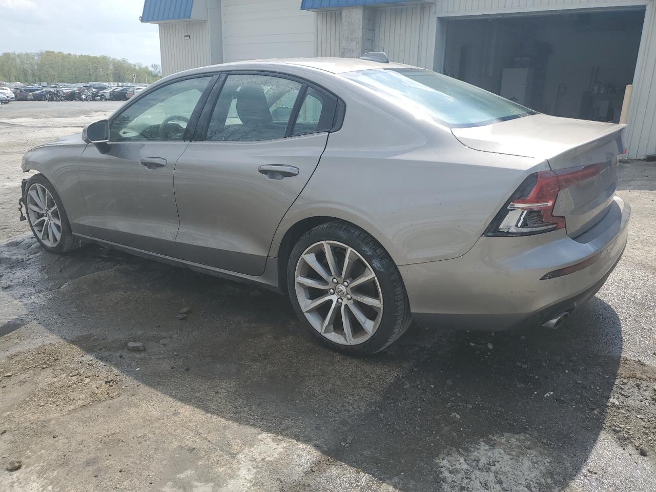 7JRA22TK0LG054676 2020 Volvo S60 T6 Momentum