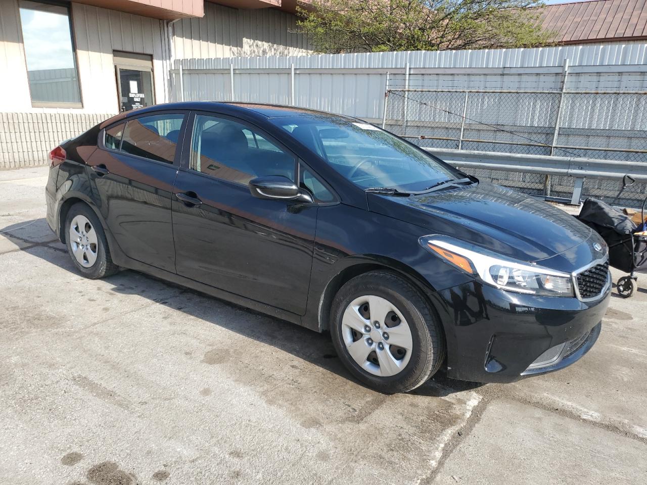 3KPFL4A75JE183764 2018 Kia Forte Lx