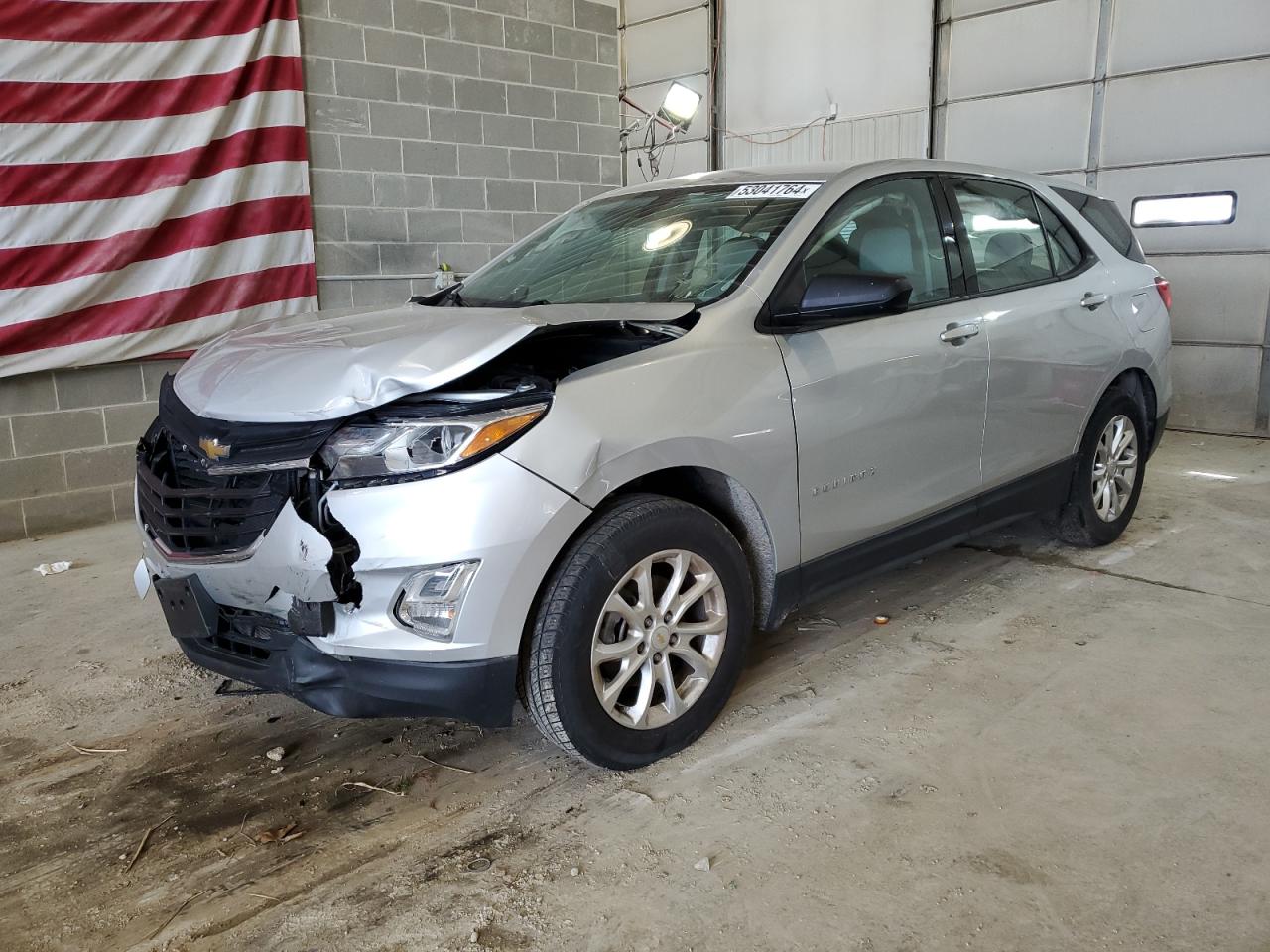 2GNAXREV9J6147104 2018 Chevrolet Equinox Ls