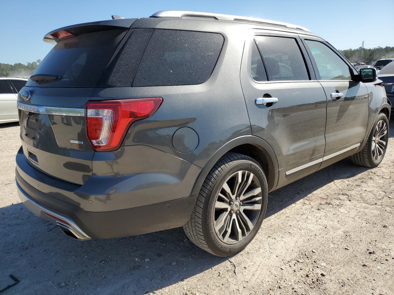 1FM5K8HT9HGA73217 2017 Ford Explorer Platinum