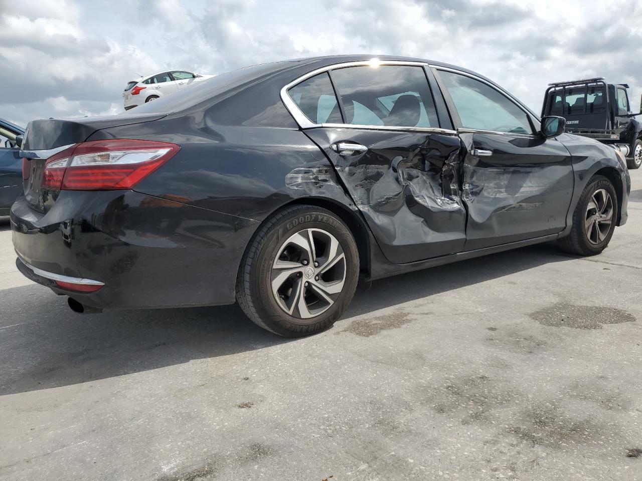 1HGCR2F3XHA255603 2017 Honda Accord Lx