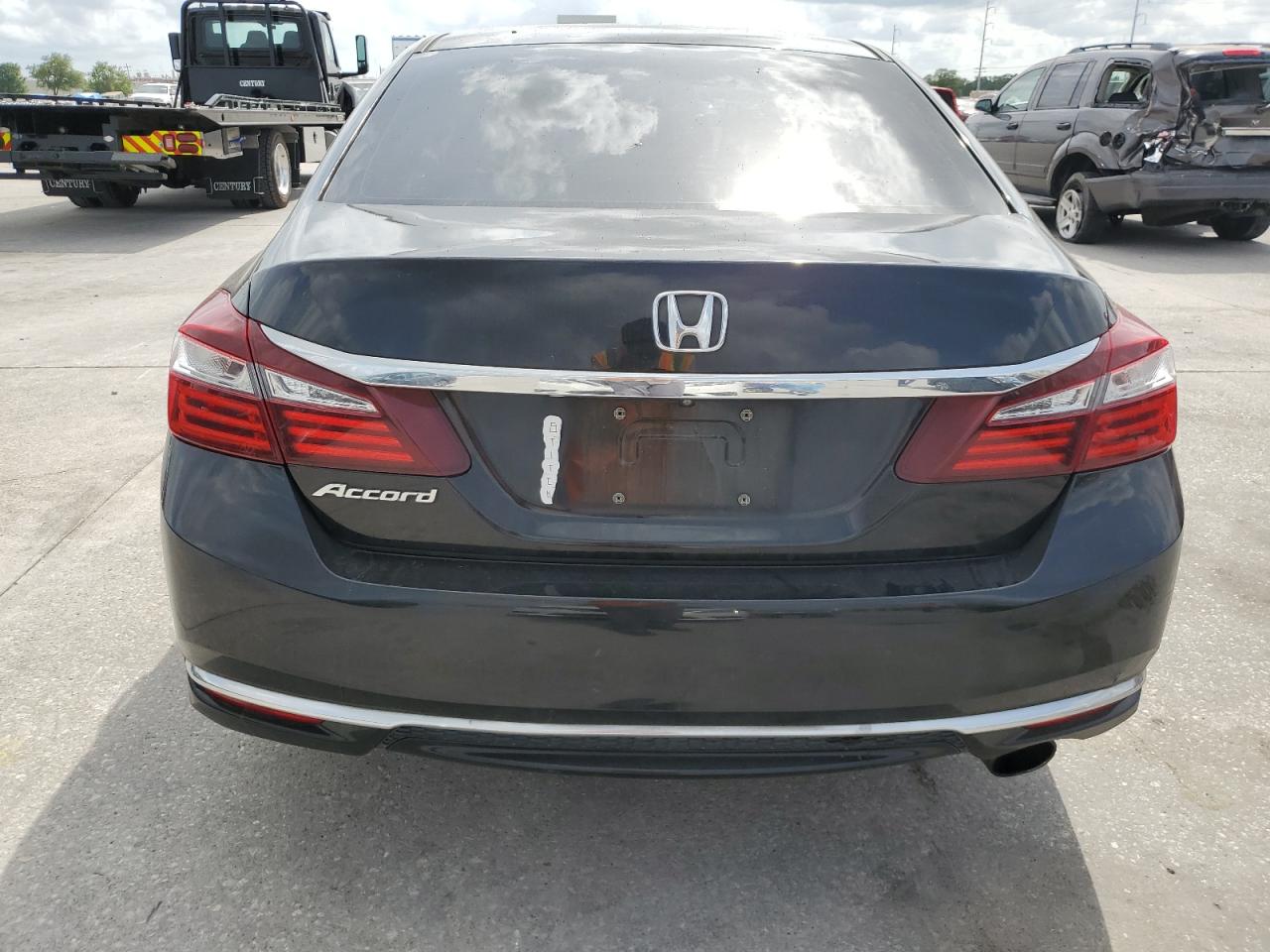 1HGCR2F3XHA255603 2017 Honda Accord Lx