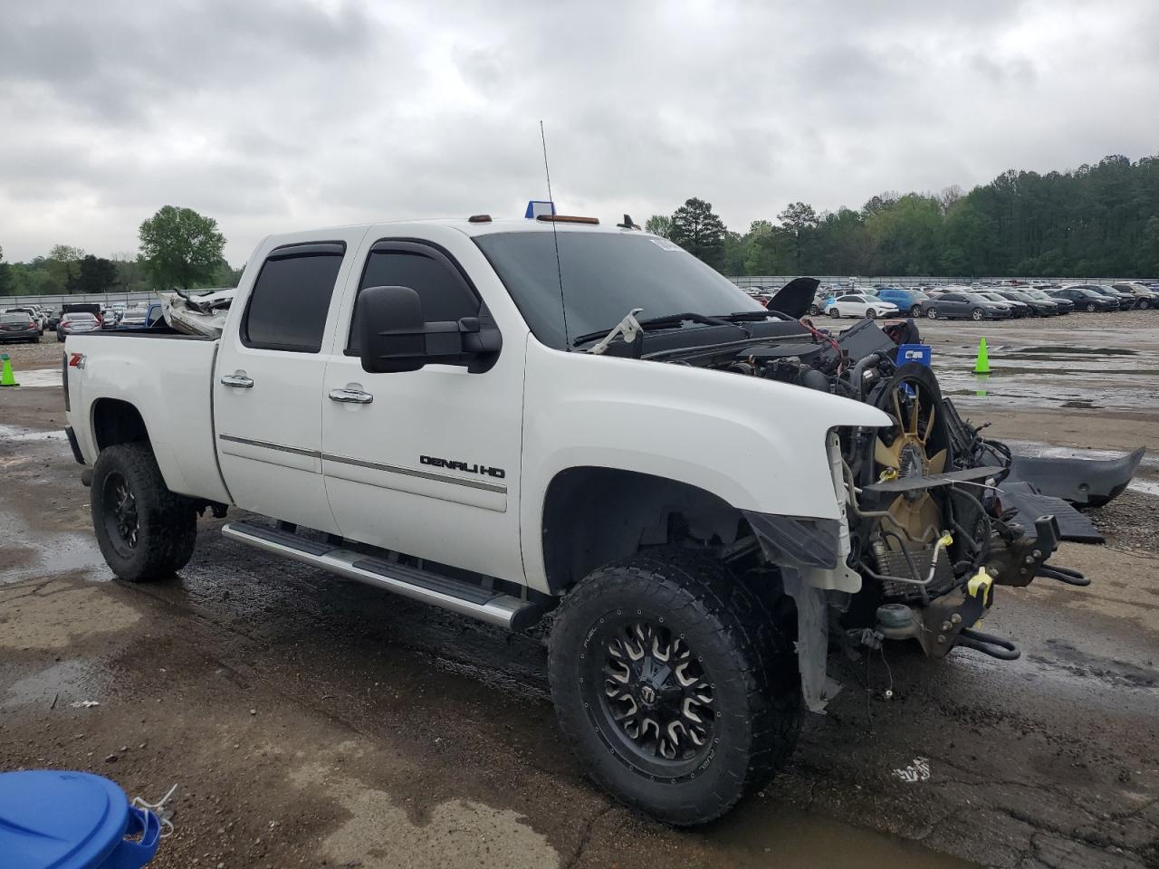 2013 GMC Sierra K2500 Denali vin: 1GT125E82DF152083