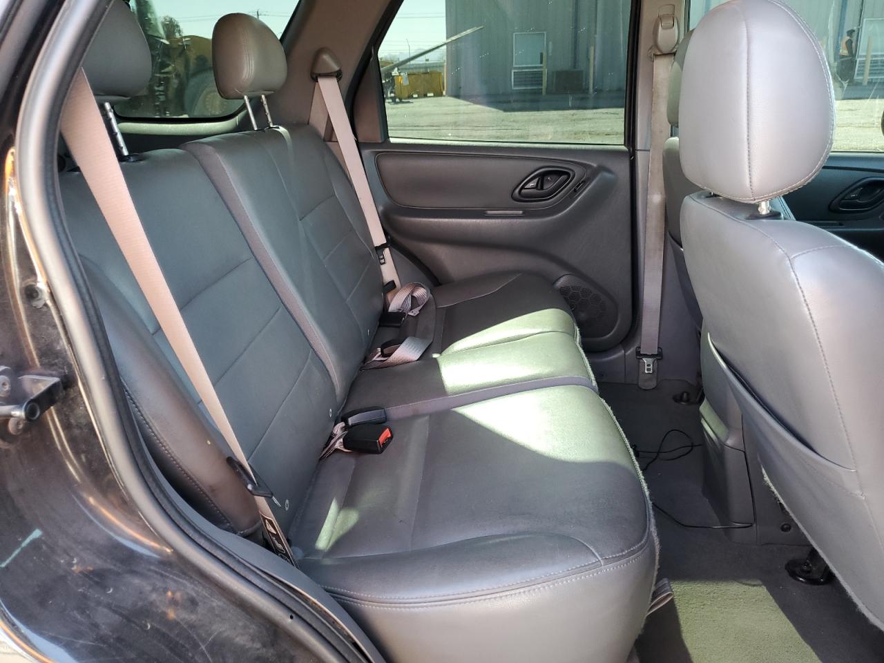 1FMYU04142KC92684 2002 Ford Escape Xlt