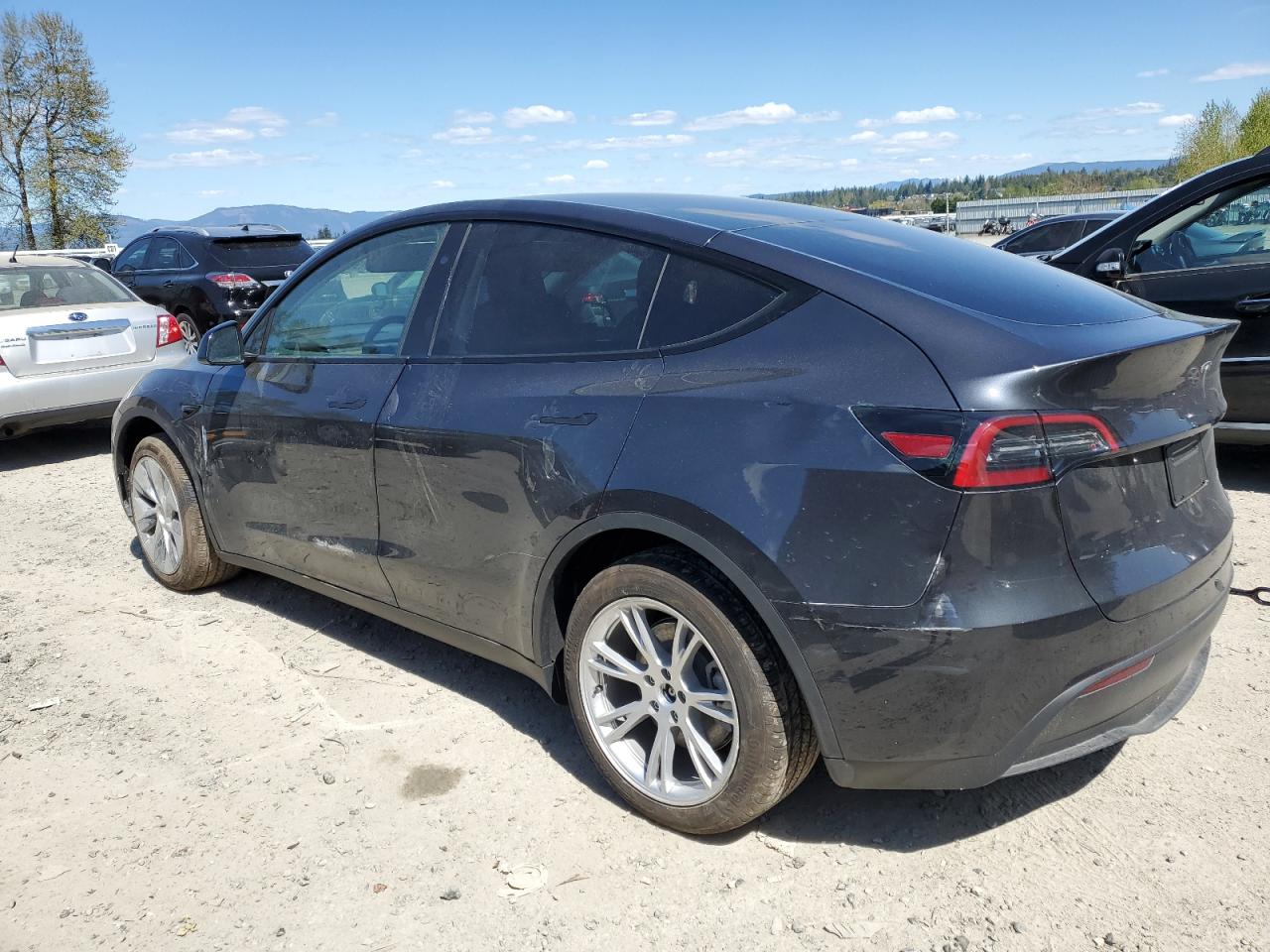 7SAYGDEE2RF013487 2024 Tesla Model Y