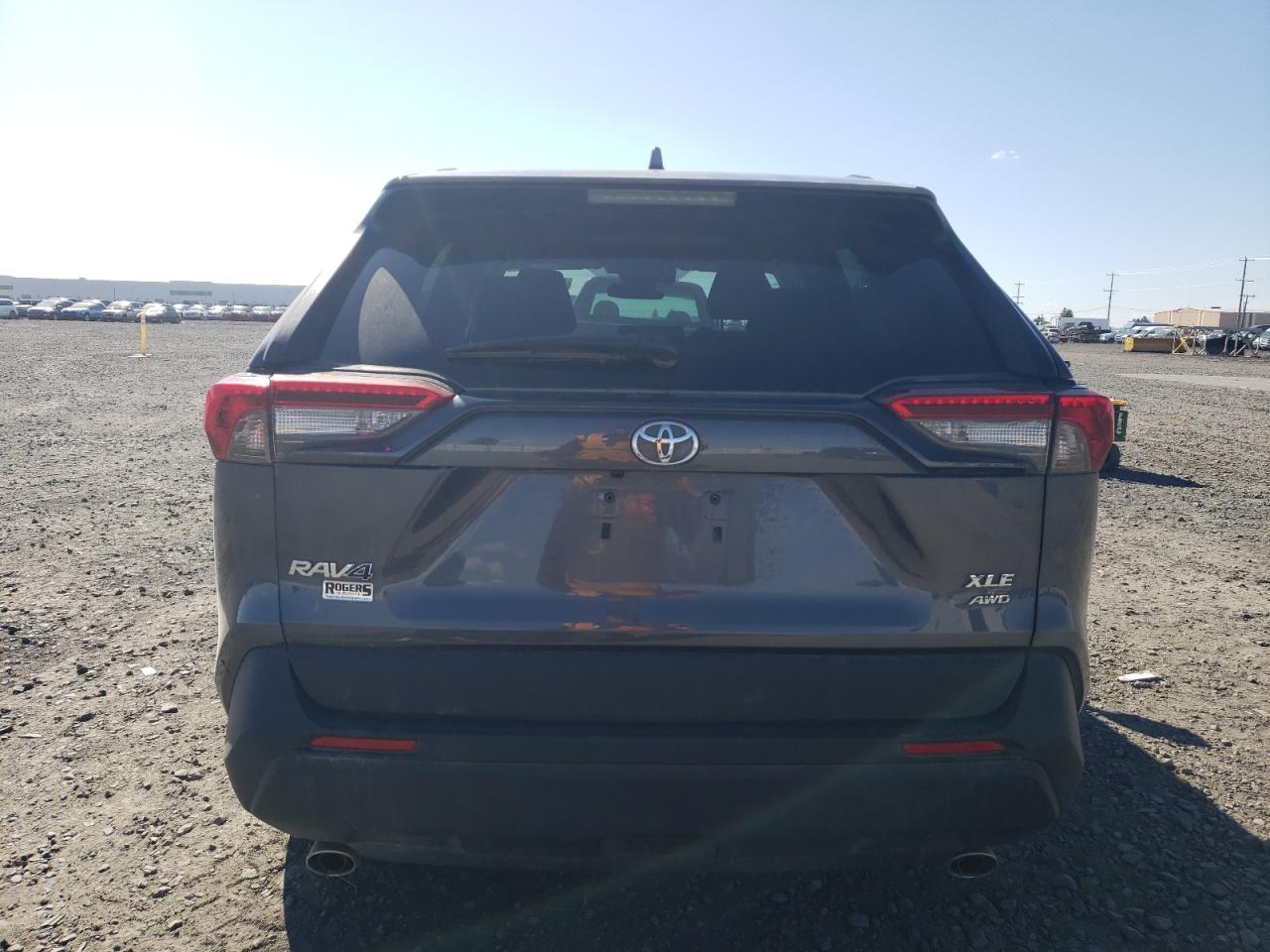 2T3P1RFV8NC285568 2022 Toyota Rav4 Xle