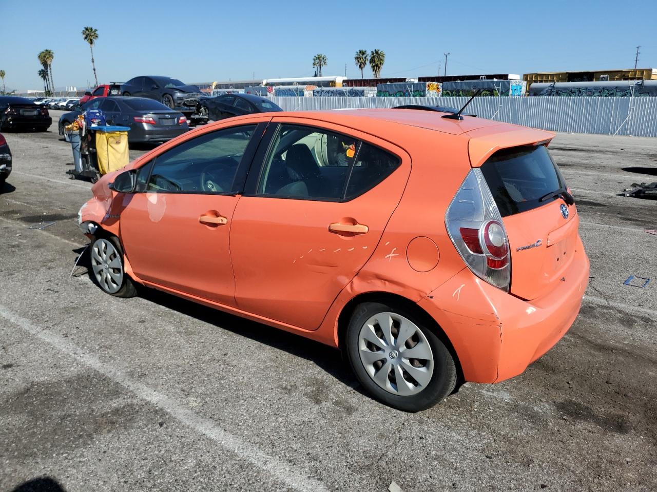 2013 Toyota Prius C vin: JTDKDTB31D1038603