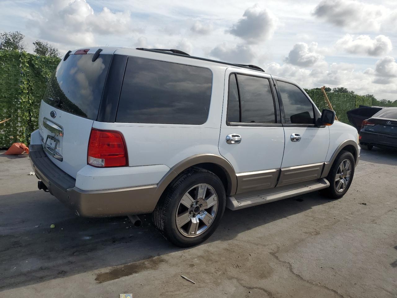 1FMPU17LX4LB90298 2004 Ford Expedition Eddie Bauer