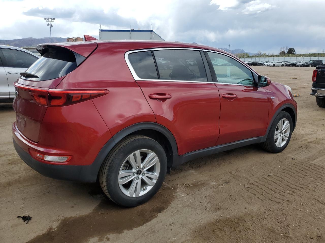 KNDPMCAC8H7256354 2017 Kia Sportage Lx