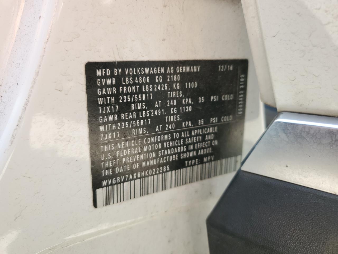 WVGRV7AX6HK022285 2017 Volkswagen Tiguan Wolfsburg
