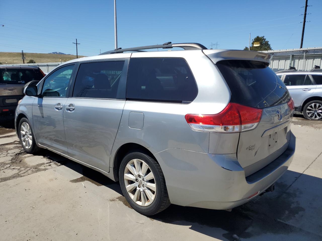 5TDDK3DC1BS007721 2011 Toyota Sienna Xle