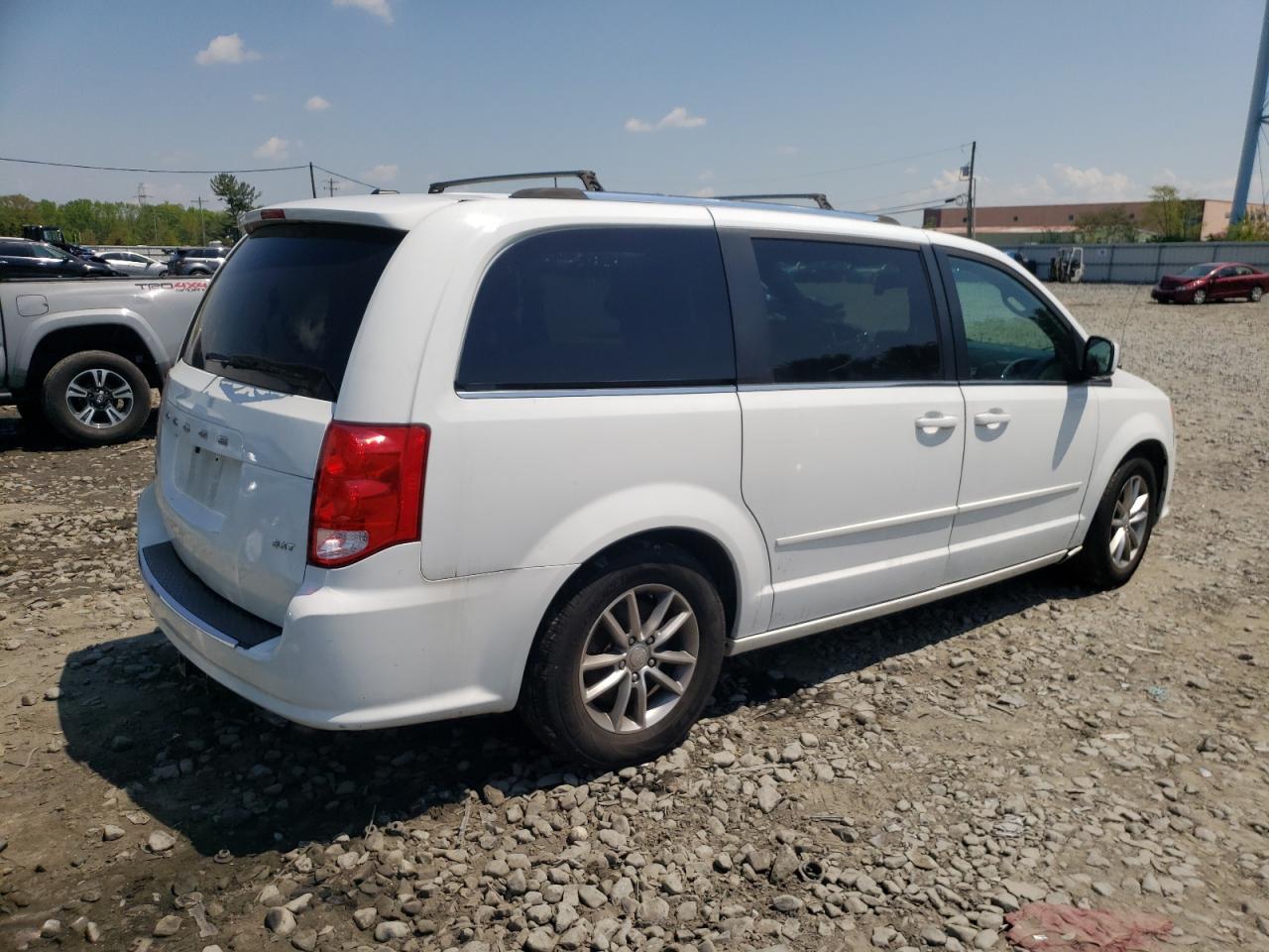 2C4RDGCG0FR671776 2015 Dodge Grand Caravan Sxt