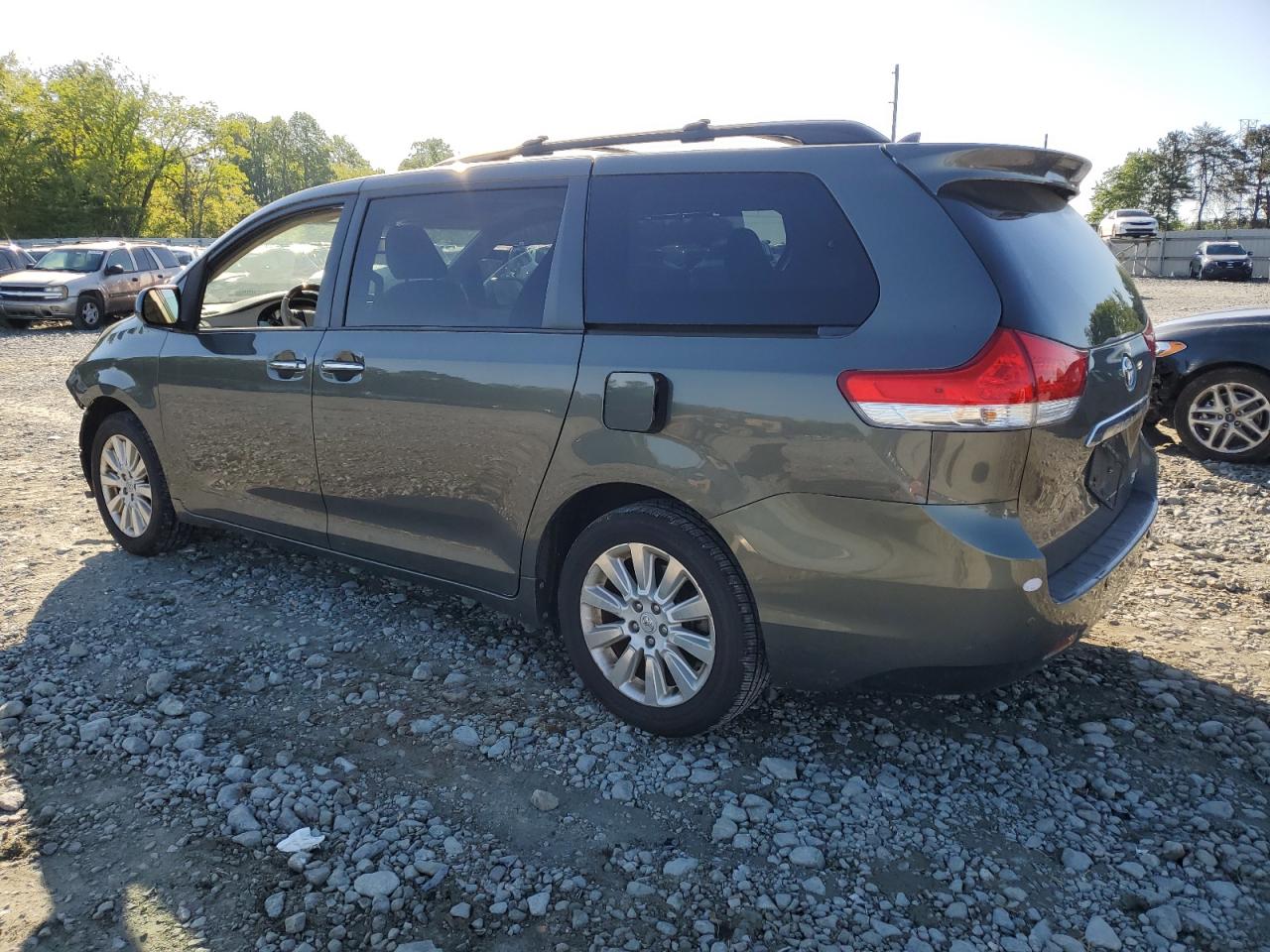 5TDDK3DC0CS045961 2012 Toyota Sienna Xle