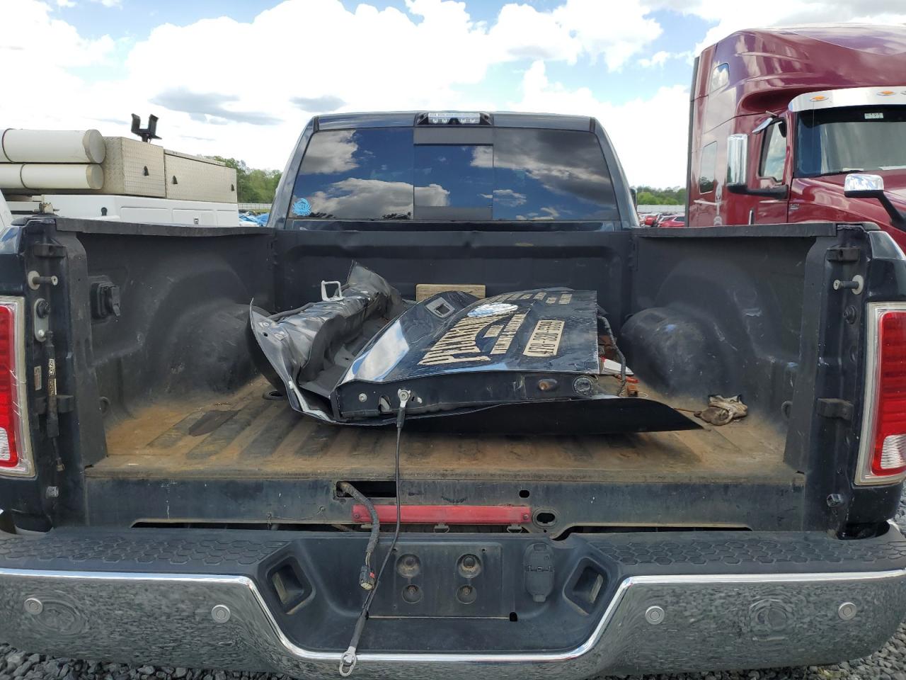 3C63RRML4JG310961 2018 Ram 3500 Laramie