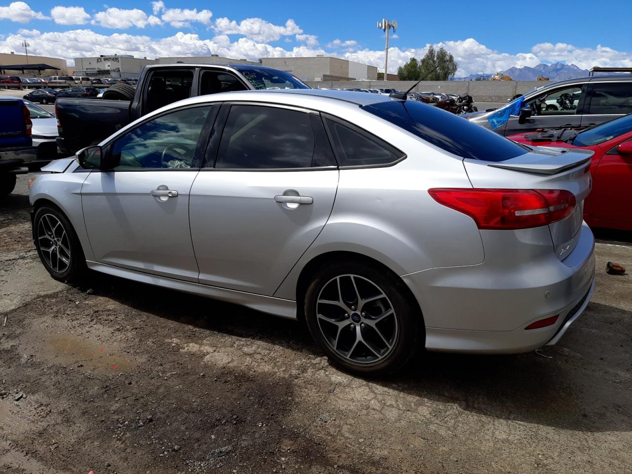 2015 Ford Focus Se vin: 1FADP3F23FL231964