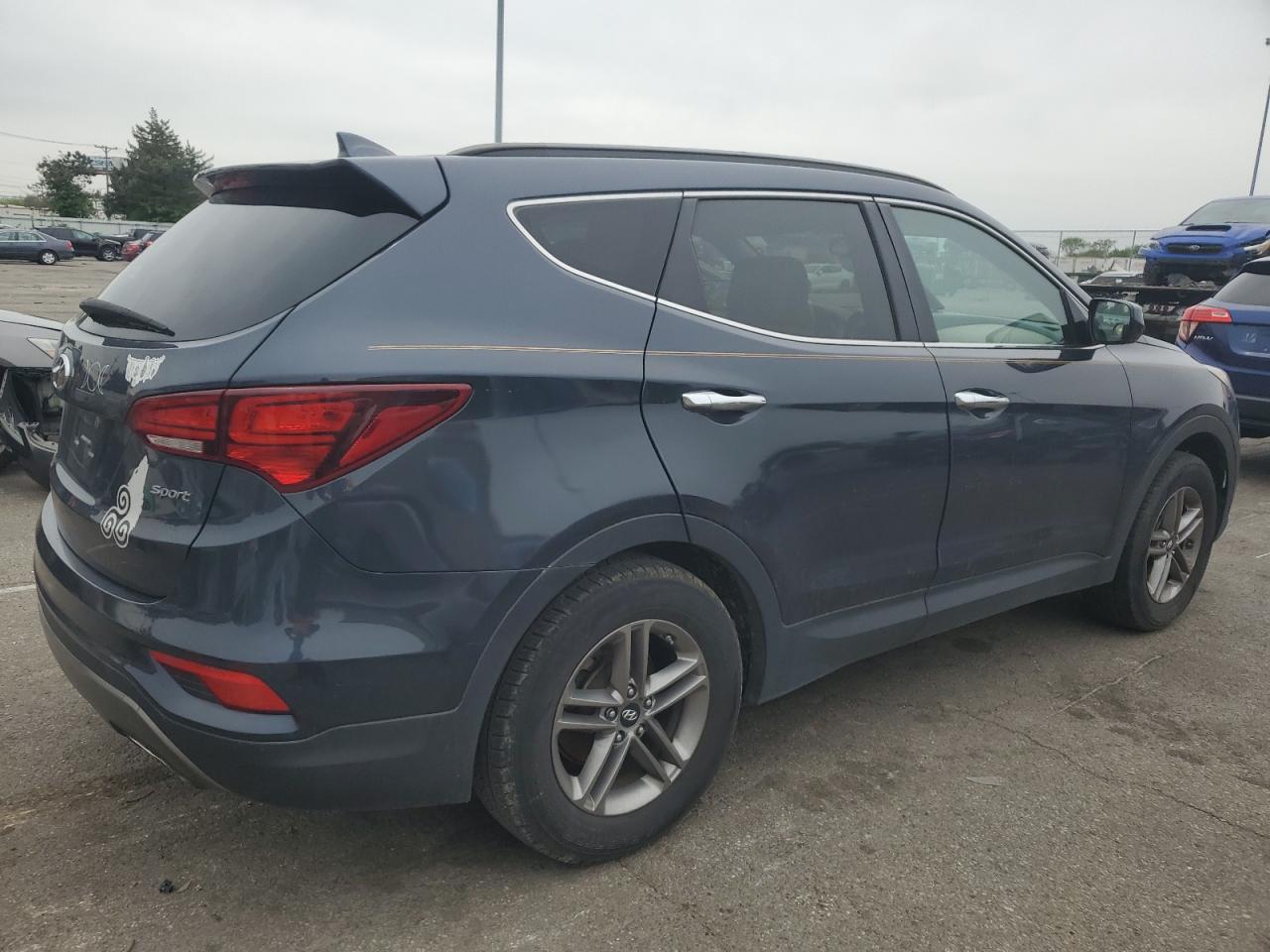 2017 Hyundai Santa Fe Sport vin: 5XYZU3LB0HG414671