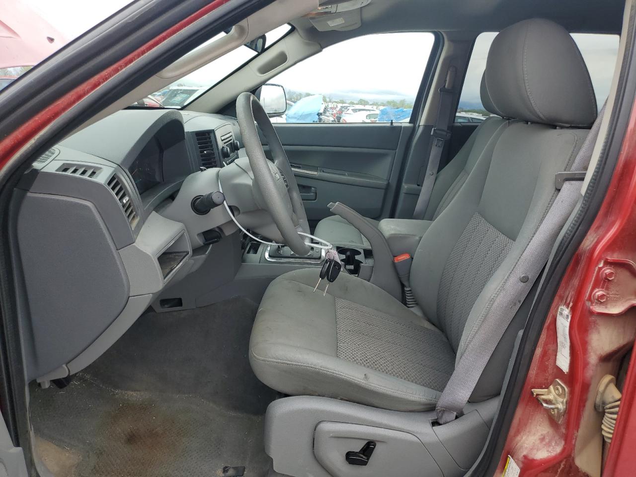 1J4GR48KX5C705129 2005 Jeep Grand Cherokee Laredo