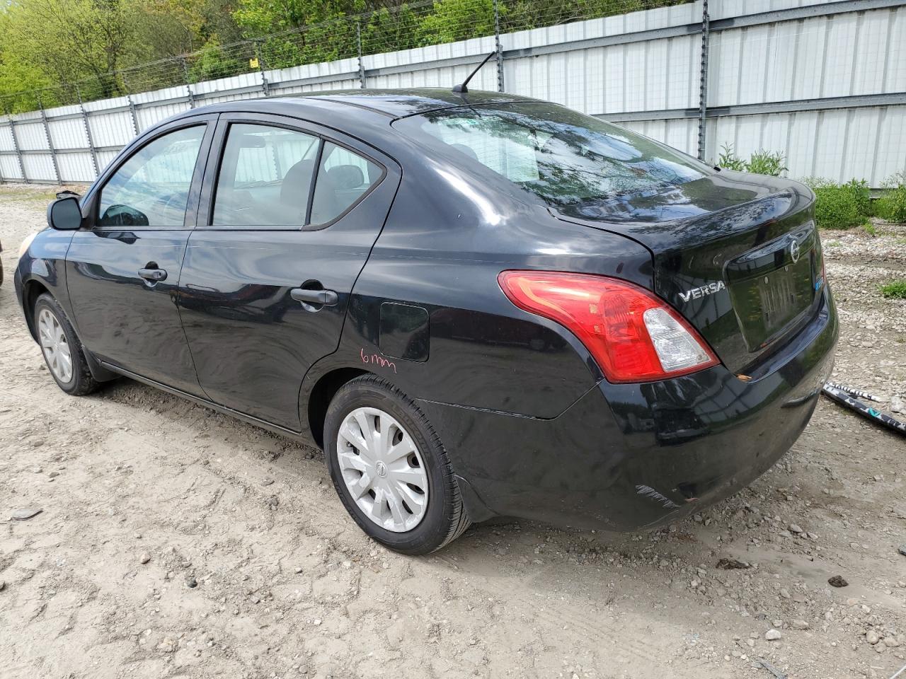 3N1CN7AP1EL824749 2014 Nissan Versa S