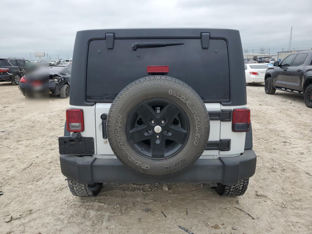 1C4BJWDG0GL308827 2016 Jeep Wrangler Unlimited Sport