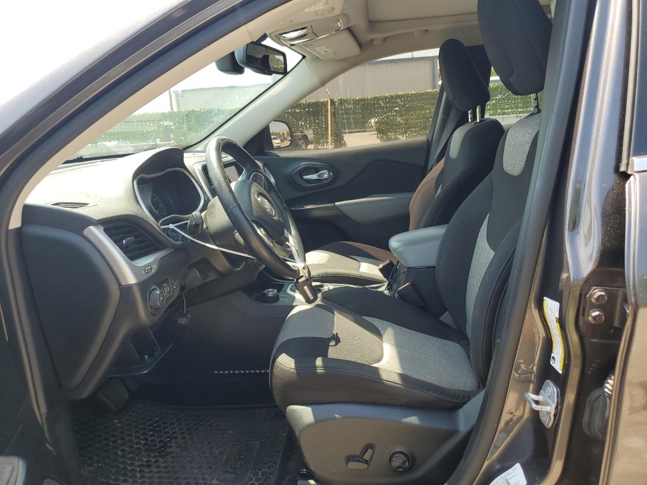 1C4PJMCS6EW316832 2014 Jeep Cherokee Latitude