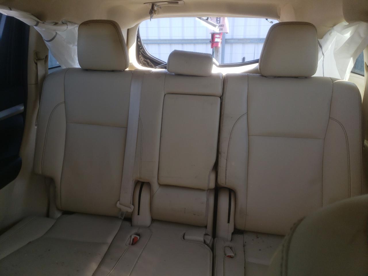 5TDJZRFH4KS617641 2019 Toyota Highlander Se