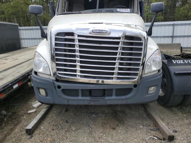 2015 Freightliner Cascadia 125 VIN: 3AKJGLD50FSGR0993 Lot: 39242955