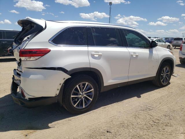 VIN 5TDKZRFHXKS565193 2019 Toyota Highlander, SE no.3