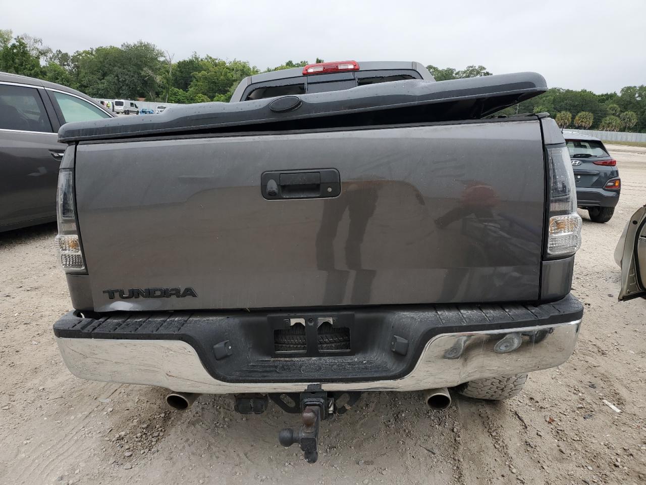 5TFRM5F13BX029124 2011 Toyota Tundra Double Cab Sr5