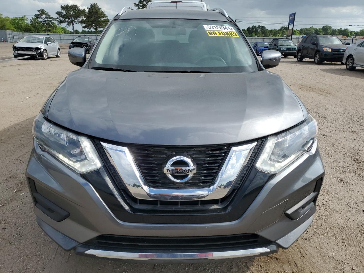 2017 Nissan Rogue S vin: KNMAT2MT0HP563130