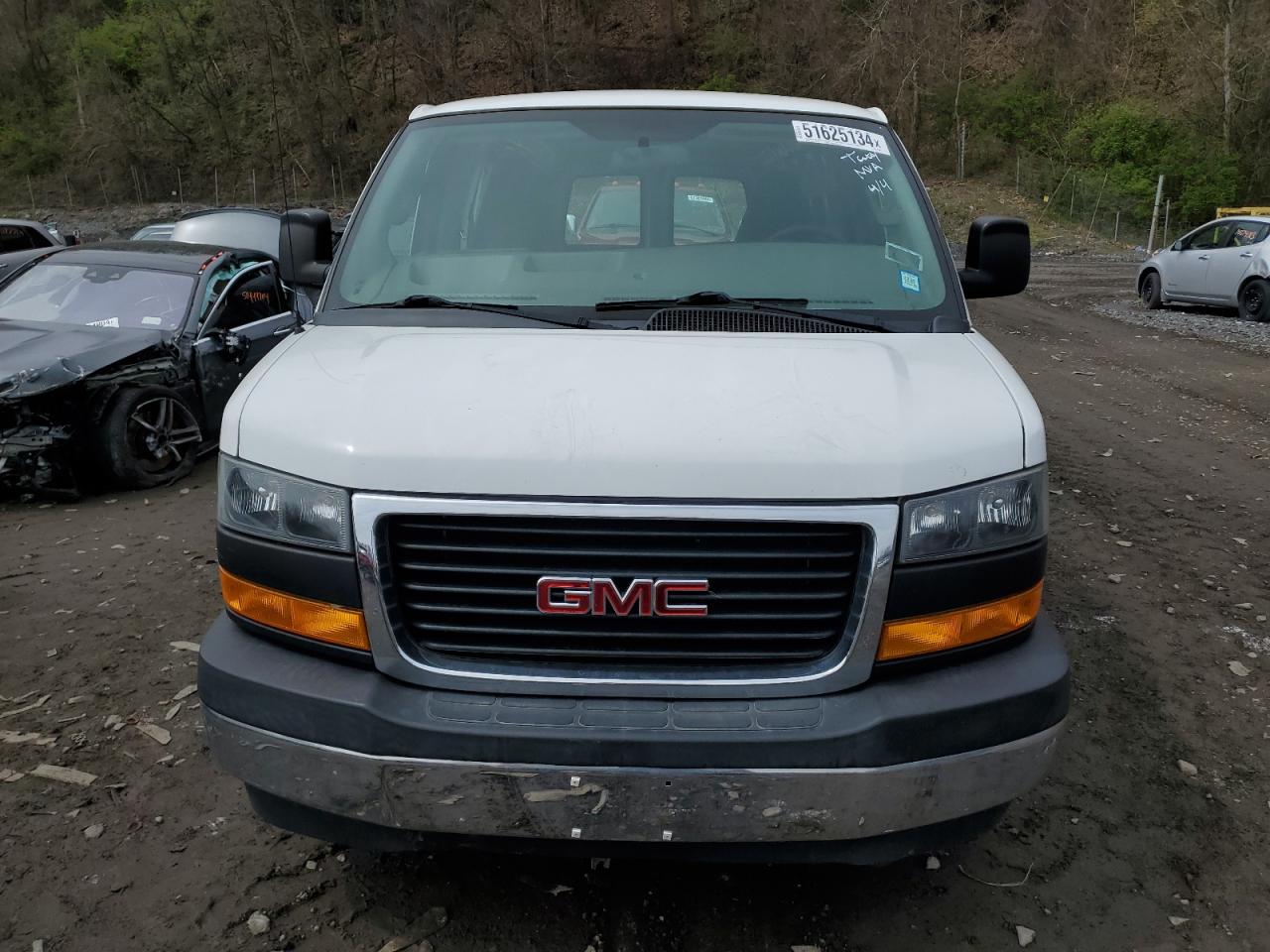 1GTW7AFG3J1902136 2018 GMC Savana G2500