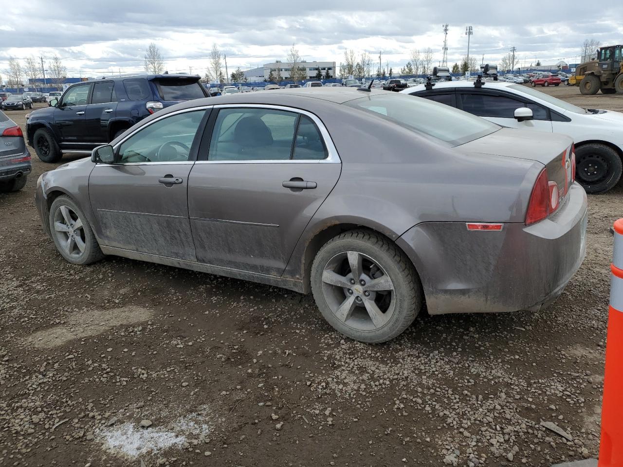 1G1ZD5EU5BF332853 2011 Chevrolet Malibu 2Lt