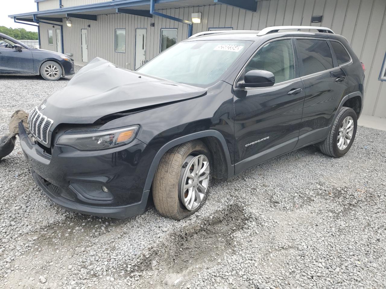 1C4PJLCB4KD262917 2019 Jeep Cherokee Latitude