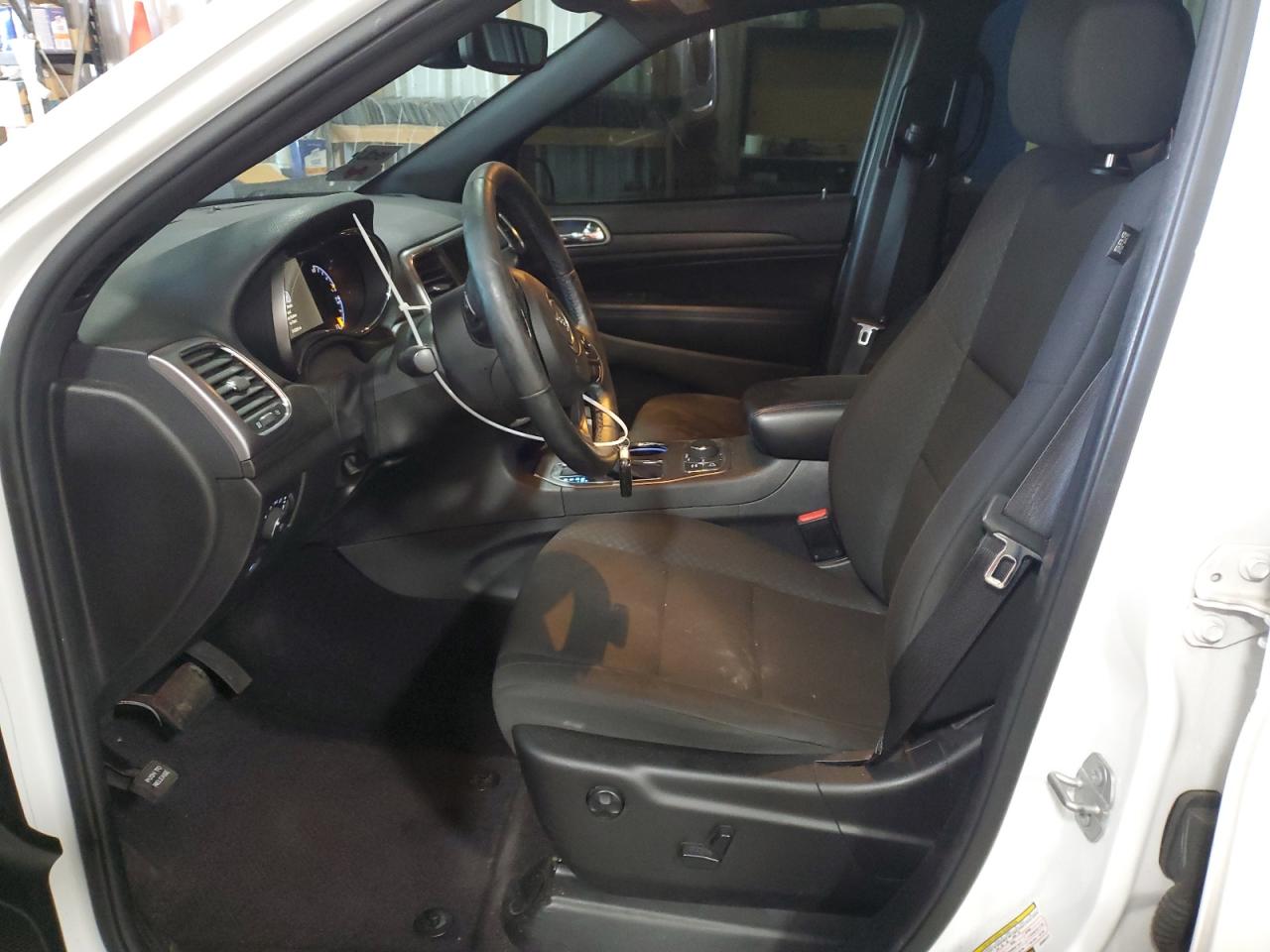 1C4RJFAG6JC503177 2018 Jeep Grand Cherokee Laredo