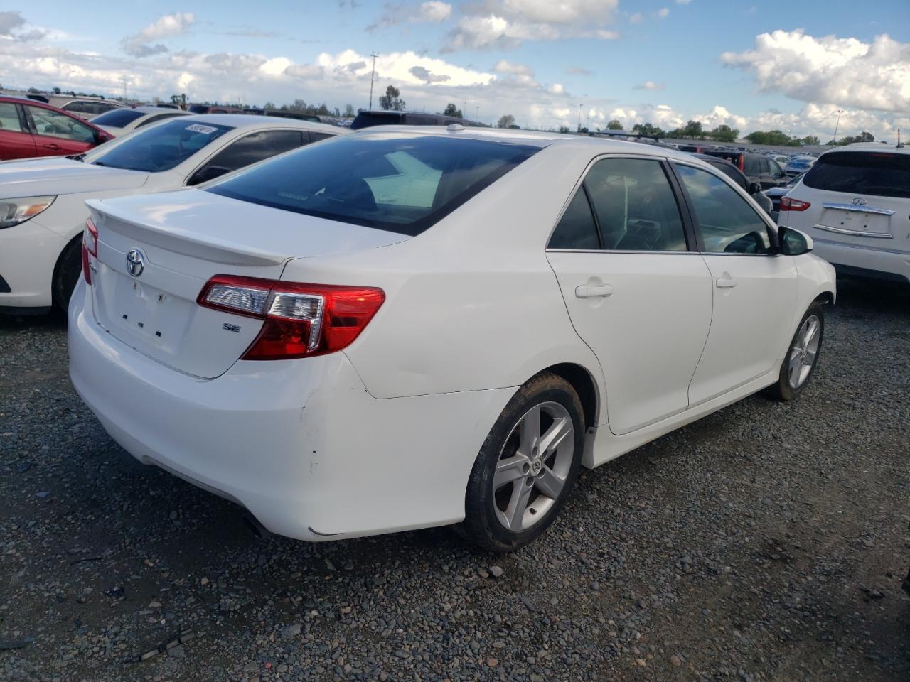 4T1BF1FK1DU647104 2013 Toyota Camry L