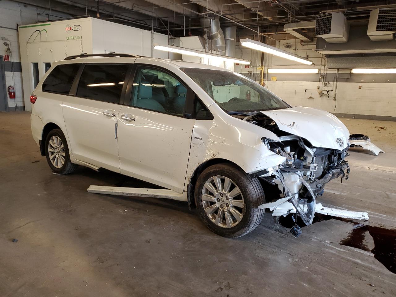 2017 Toyota Sienna Xle vin: 5TDDZ3DC9HS154731