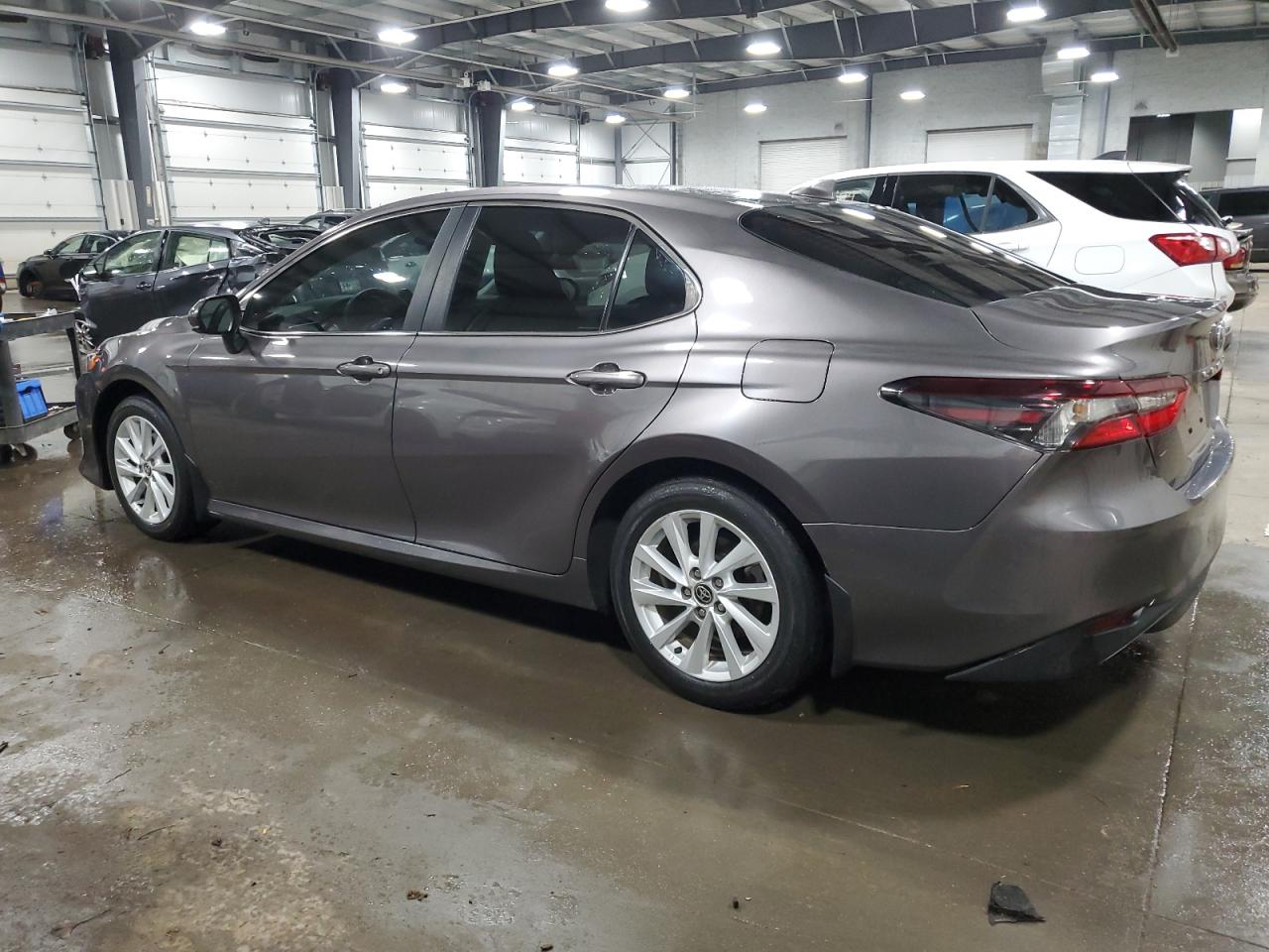 2021 Toyota Camry Le vin: 4T1C11AK1MU481550